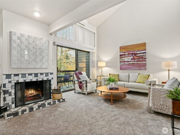 6 Lake Bellevue Drive 201, Bellevue WA 98005