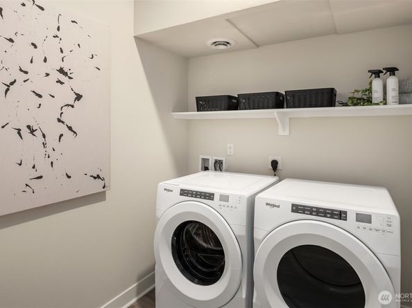 6901 NE 184th Lane 105, Kenmore WA 98028