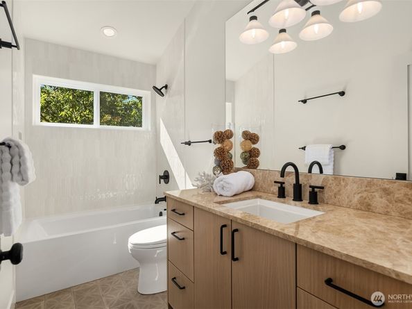 7342 20th Avenue NW, Seattle WA 98117