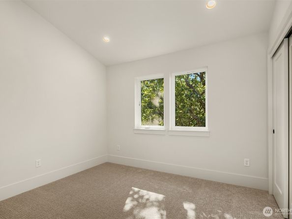 7342 20th Avenue NW, Seattle WA 98117