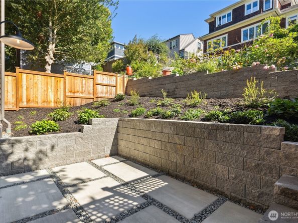 7342 20th Avenue NW, Seattle WA 98117