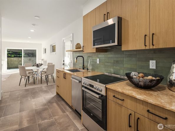 7342 20th Avenue NW, Seattle WA 98117