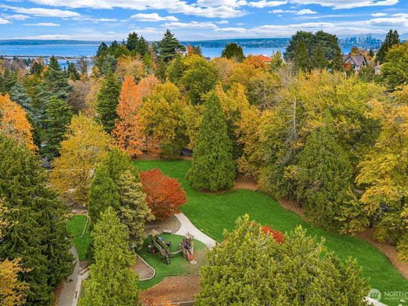 2540 34th Avenue S, Seattle WA 98144