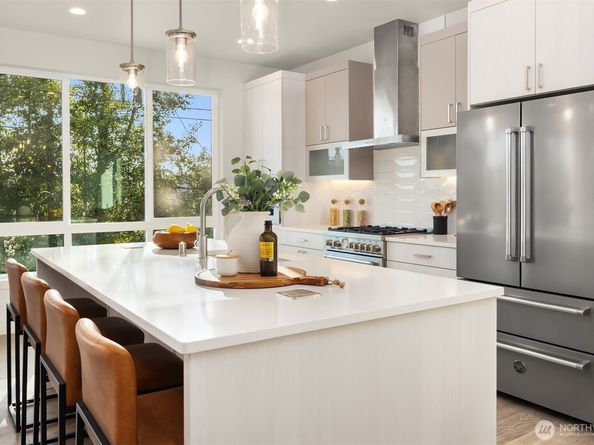 4572 22nd Avenue SW, Seattle WA 98106