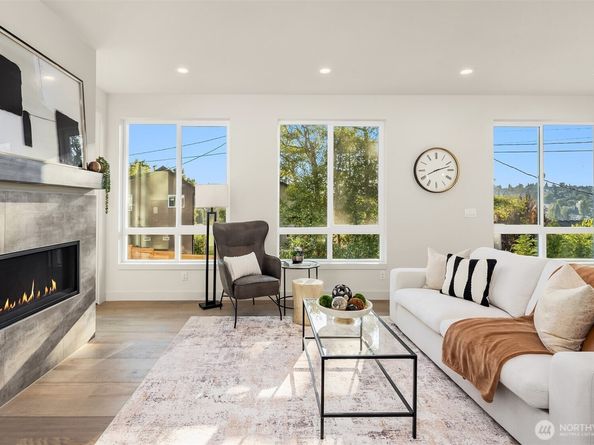 4572 22nd Avenue SW, Seattle WA 98106