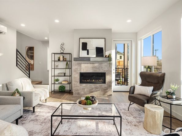 4572 22nd Avenue SW, Seattle WA 98106