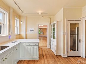 2915 Franklin Avenue E A, Seattle WA 98102