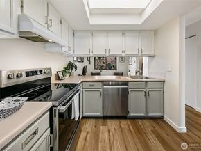 23001 Lakeview Drive I206, Mountlake Terrace WA 98043