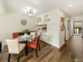 23001 Lakeview Drive I206, Mountlake Terrace WA 98043