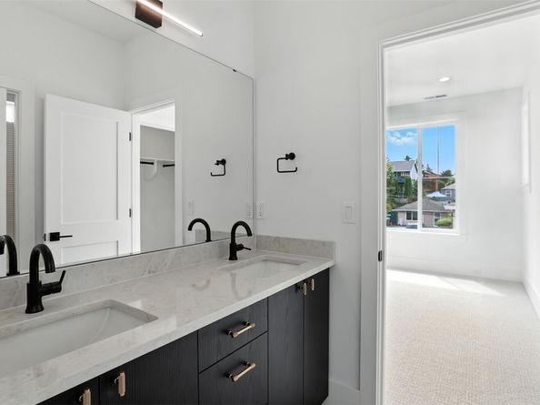 1118 N 34th Street, Renton WA 98056