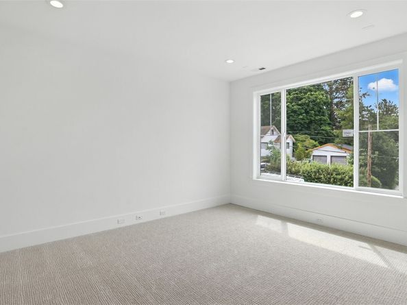 1118 N 34th Street, Renton WA 98056