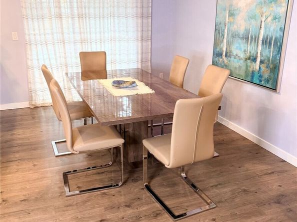 20932 W 49th Avenue, Lynnwood WA 98036