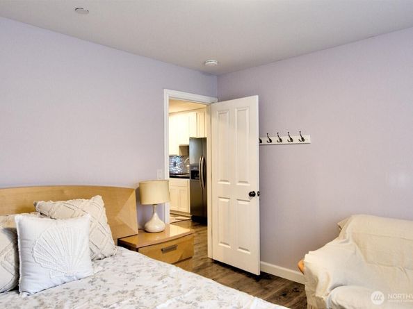 20932 W 49th Avenue, Lynnwood WA 98036