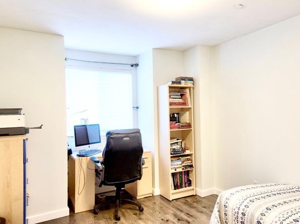 20932 W 49th Avenue, Lynnwood WA 98036