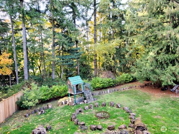 20932 W 49th Avenue, Lynnwood WA 98036