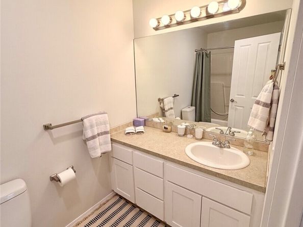 20932 W 49th Avenue, Lynnwood WA 98036