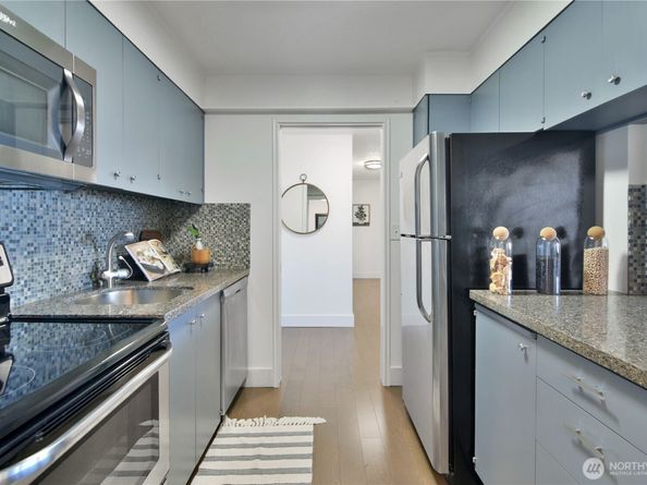 521 5th Avenue W 804, Seattle WA 98119