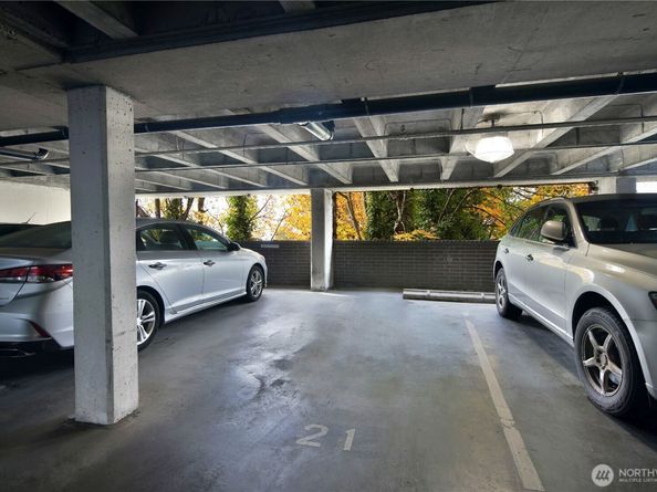 521 5th Avenue W 804, Seattle WA 98119