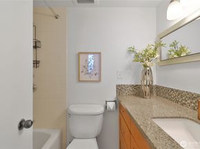 521 5th Avenue W 804, Seattle WA 98119