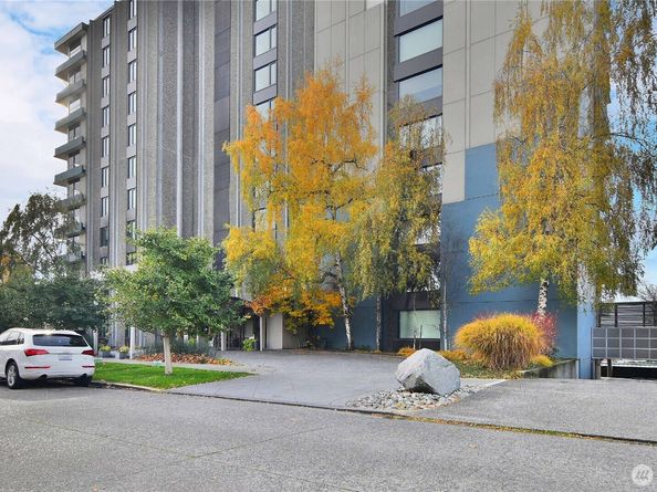 521 5th Avenue W 804, Seattle WA 98119