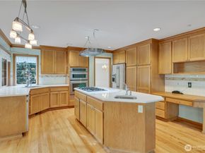 19225 SE 25th St, Sammamish WA 98075