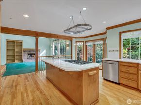 19225 SE 25th St, Sammamish WA 98075