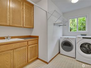 19225 SE 25th St, Sammamish WA 98075