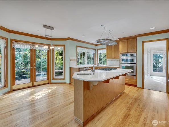 19225 SE 25th St, Sammamish WA 98075