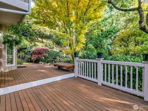 19225 SE 25th St, Sammamish WA 98075