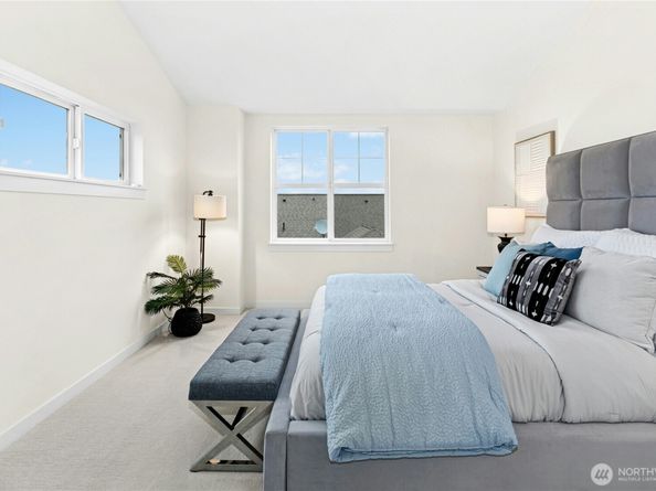 1952 18th Avenue NE, Issaquah WA 98029