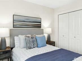 1952 18th Avenue NE, Issaquah WA 98029