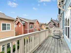 1952 18th Avenue NE, Issaquah WA 98029