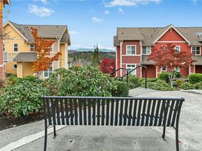 1952 18th Avenue NE, Issaquah WA 98029