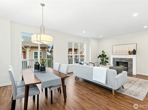 1952 18th Avenue NE, Issaquah WA 98029