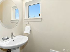 1952 18th Avenue NE, Issaquah WA 98029