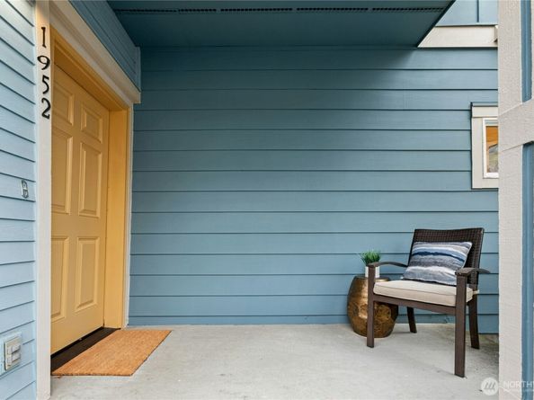 1952 18th Avenue NE, Issaquah WA 98029