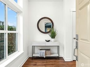 1952 18th Avenue NE, Issaquah WA 98029