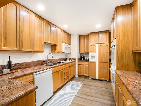 1414 9th Avenue N 105, Edmonds WA 98020