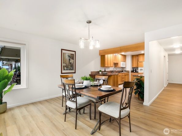 1414 9th Avenue N 105, Edmonds WA 98020