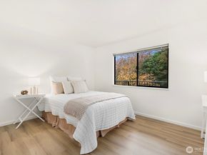 1414 9th Avenue N 105, Edmonds WA 98020