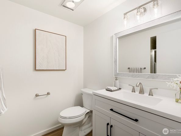 1414 9th Avenue N 105, Edmonds WA 98020