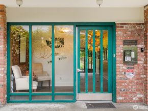 1414 9th Avenue N 105, Edmonds WA 98020