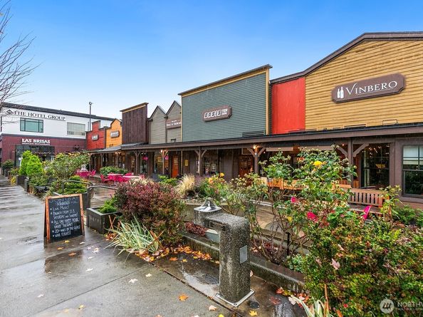 1414 9th Avenue N 105, Edmonds WA 98020