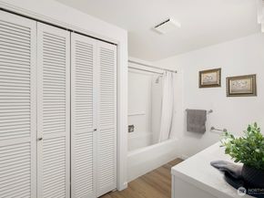 1414 9th Avenue N 105, Edmonds WA 98020