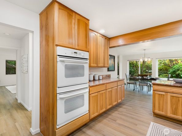 1414 9th Avenue N 105, Edmonds WA 98020