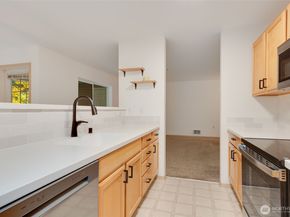 805 Harrington Place SE 3143, Renton WA 98058