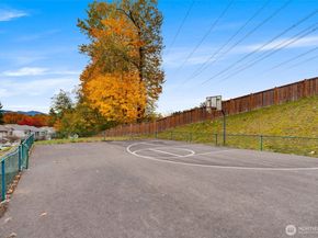 805 Harrington Place SE 3143, Renton WA 98058