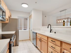 805 Harrington Place SE 3143, Renton WA 98058