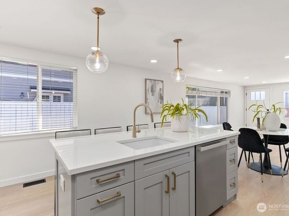 6226 NE 198th Street, Kenmore WA 98028