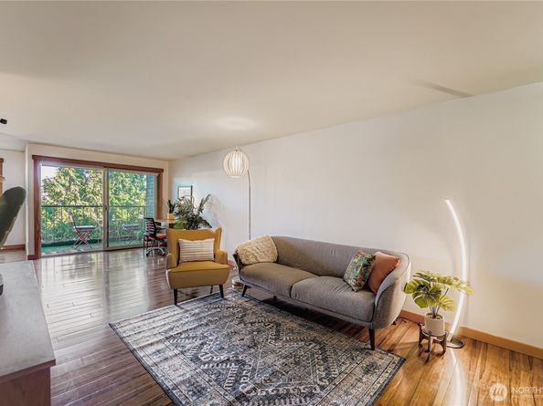 3200 W Commodore Way 206, Seattle WA 98199